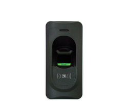  iAccess Z7 Access control system with integrated door-opening relay for external use.